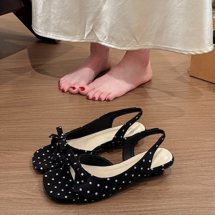 Elegant Sandal med Nitter — billede 1