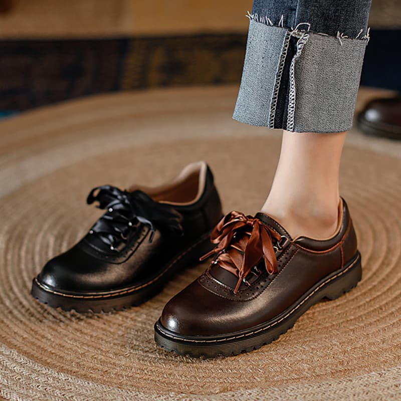 Blødt Formet Sneaker med Kæde — billede 1